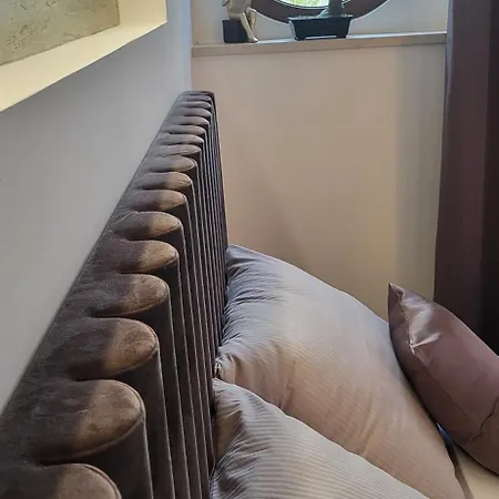 Ilaria, With A Royal Touch オパティヤ