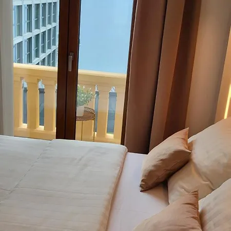 Ilaria, With A Royal Touch オパティヤ