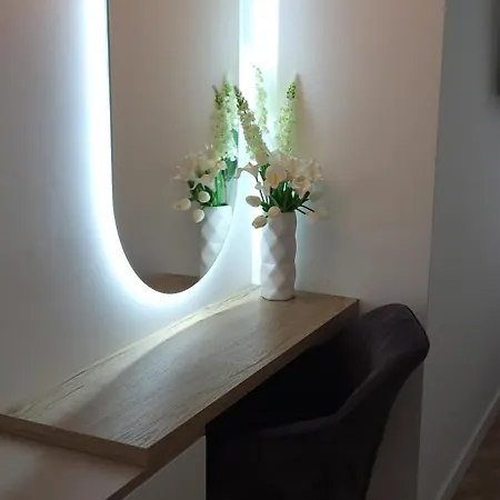 Ilaria, With A Royal Touch オパティヤ