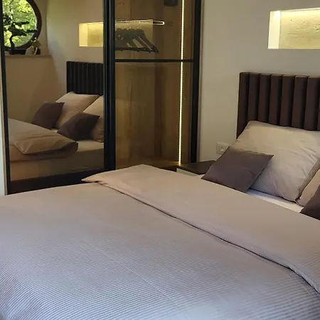 Ilaria, With A Royal Touch