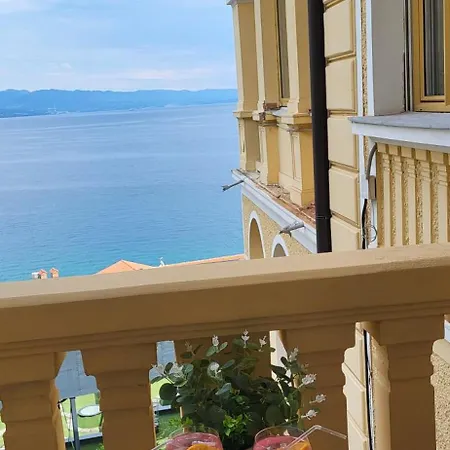 Ilaria, With A Royal Touch * オパティヤ